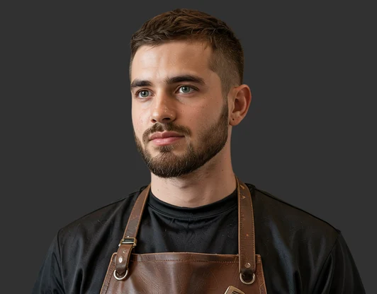 Максим — специалист по бороде, который знает, как подчеркнуть вашу харизму